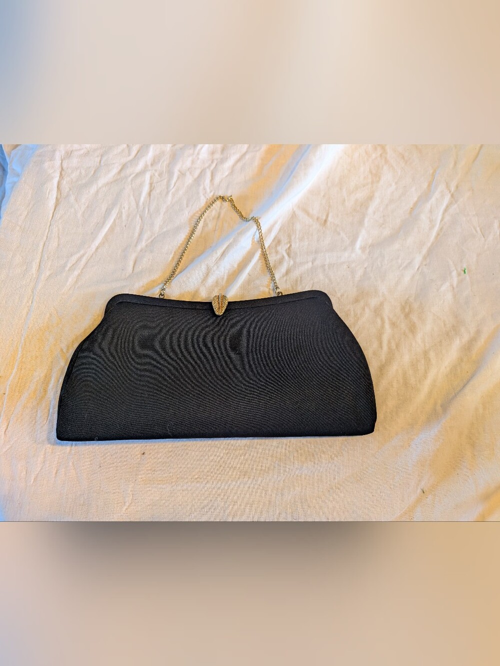 2/40$ Vintage Black Clutch with Gold Chain